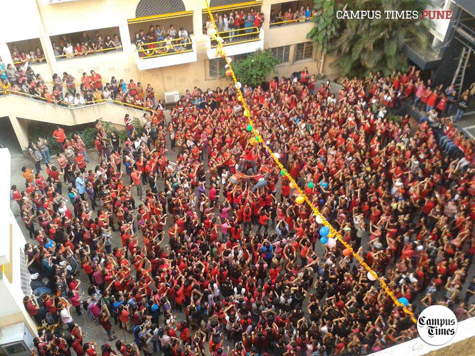 Dahi-Handi-Celebrations-at-Cummins-College-of-Engineering