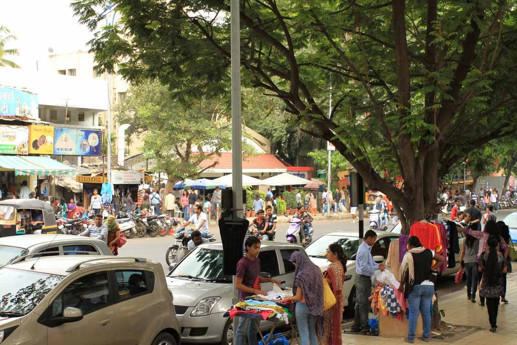 FC Road Pune Shops - Crowd and Rush FC-Road-Pune-Shops-Crowd-and-Rush