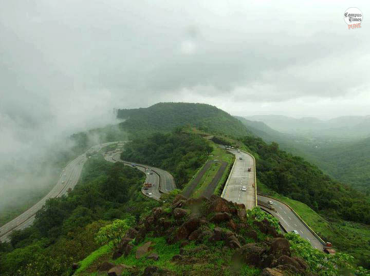Travelling-around-Pune-mountains-lonavala-mumbai-pune-expressway