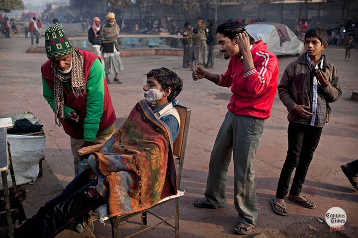 Street Barbers in India