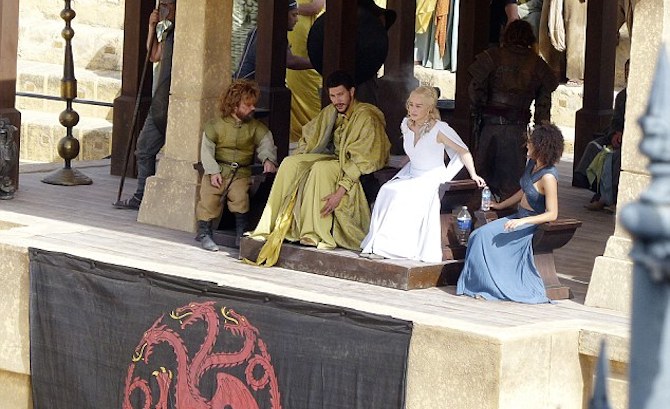 Tyrion-meets-Danny-in-the-Fighting-Pits-of-Meereen