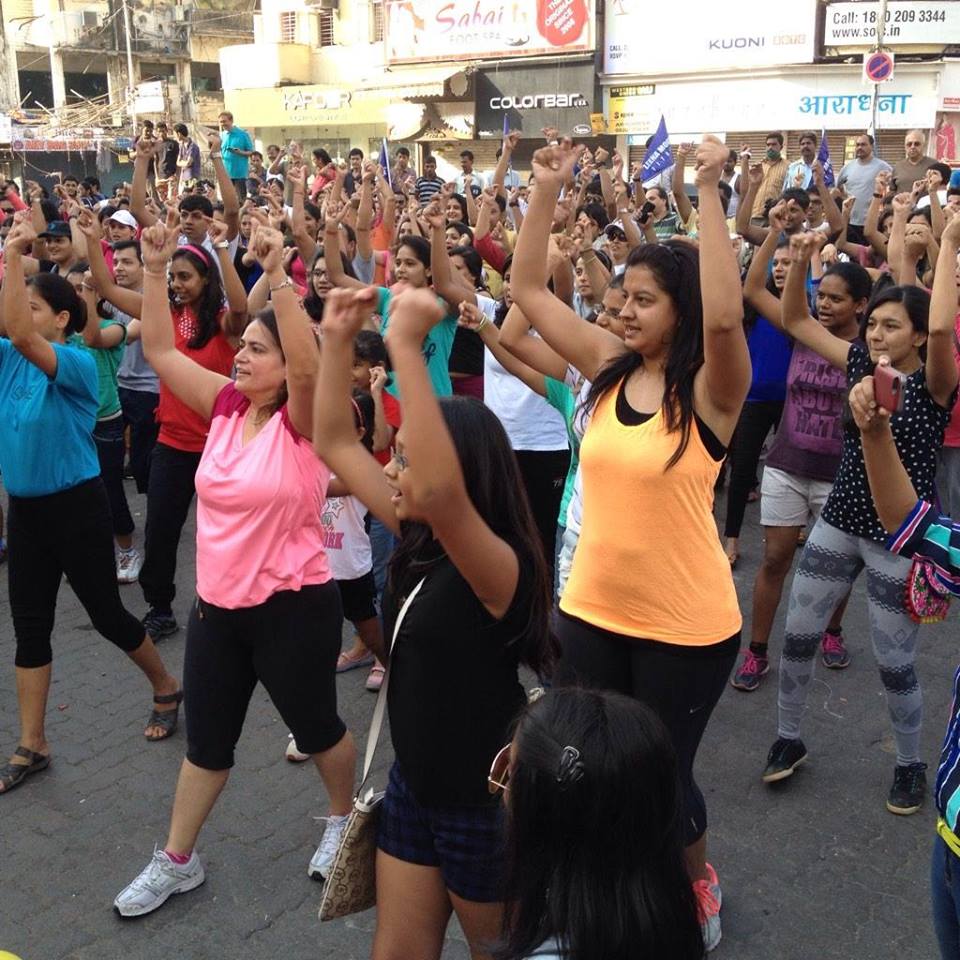 Citizens-of-Pune-Dancing-at-Happy-Streets-Pune-Aundh