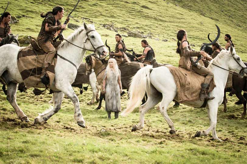 GOT510-Finale-Daenerys-Meets-Khalasar-in-Dothraki-Sea