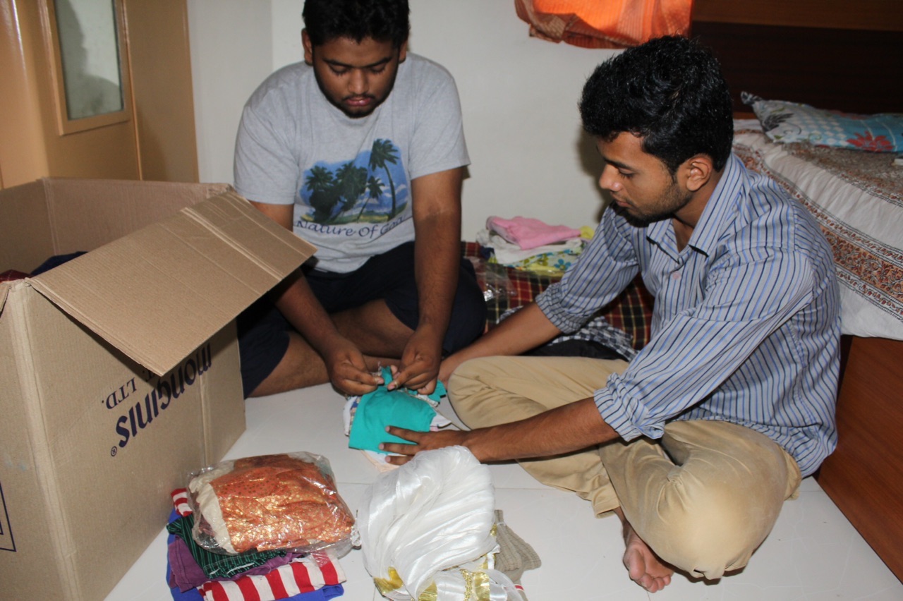 PCCOE-students-help-nepal-victims-with-clothes