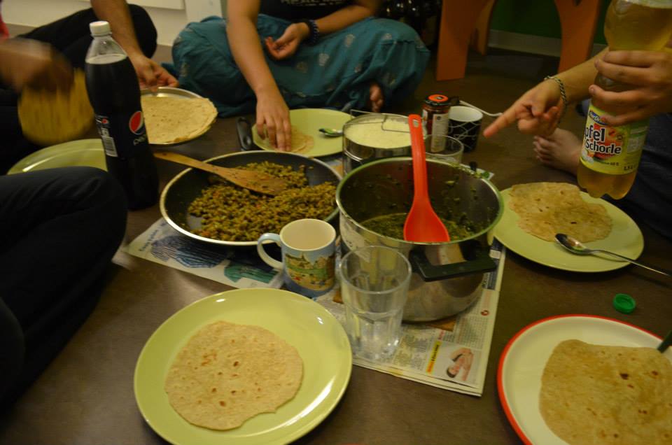 indian-students-studying-abroad-cooking-together