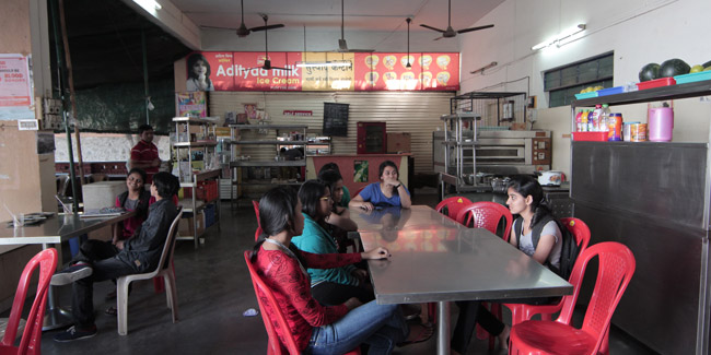 Cummins-College-of-Engineering-Canteen-inside