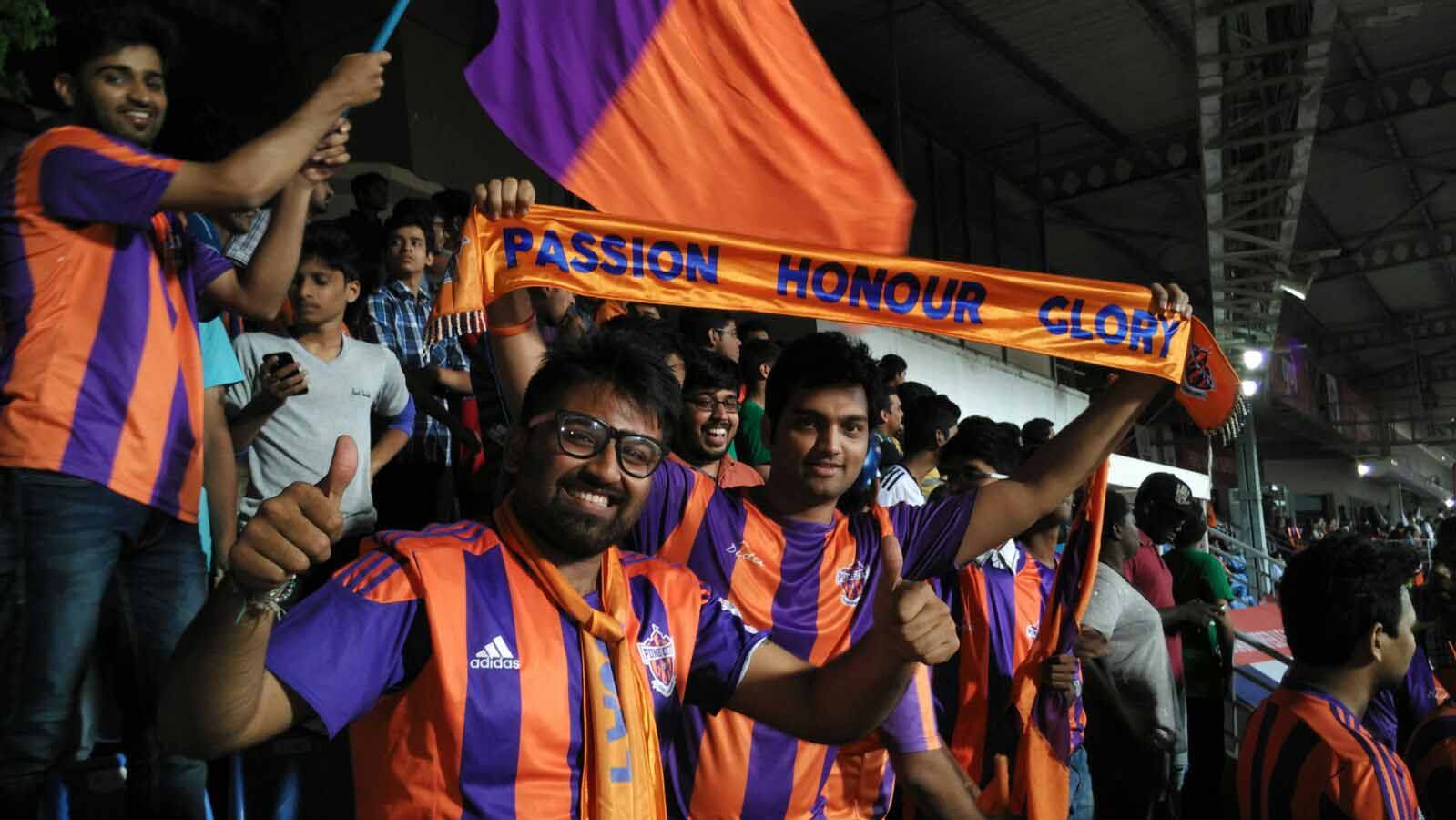 fc pune city orange army fans indian super league people of pune