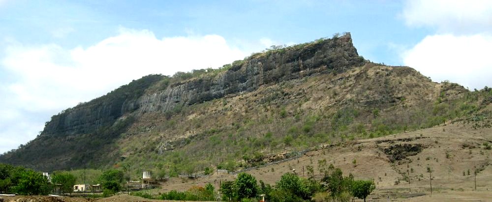 shivneri-fort-trekking-in-pune