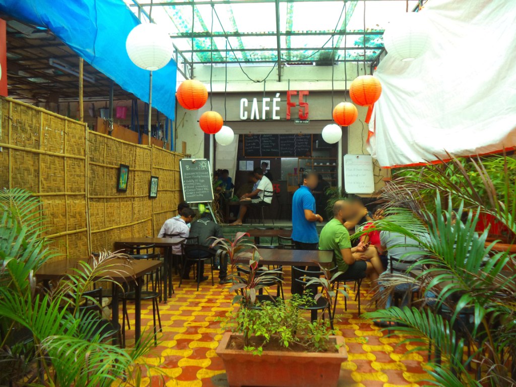 cafe F5 baner places to hangout pune