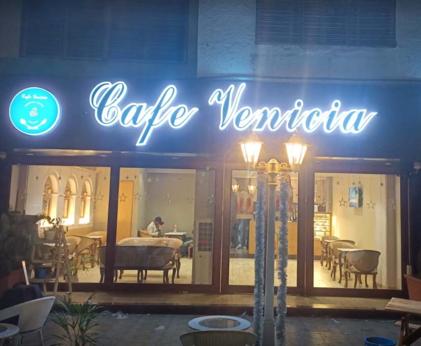 cafe-venicia-places-to-hangout-in-pune-camp-area