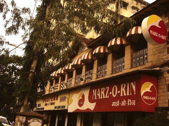 marz o rin places to hanout out pune camp