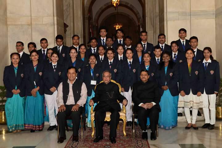 Elixir-Foundation-Team-with-President-Pranab-Mukherjee