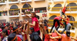 Dahi-Handi-Celebrations-in-Cummins-College-Pune