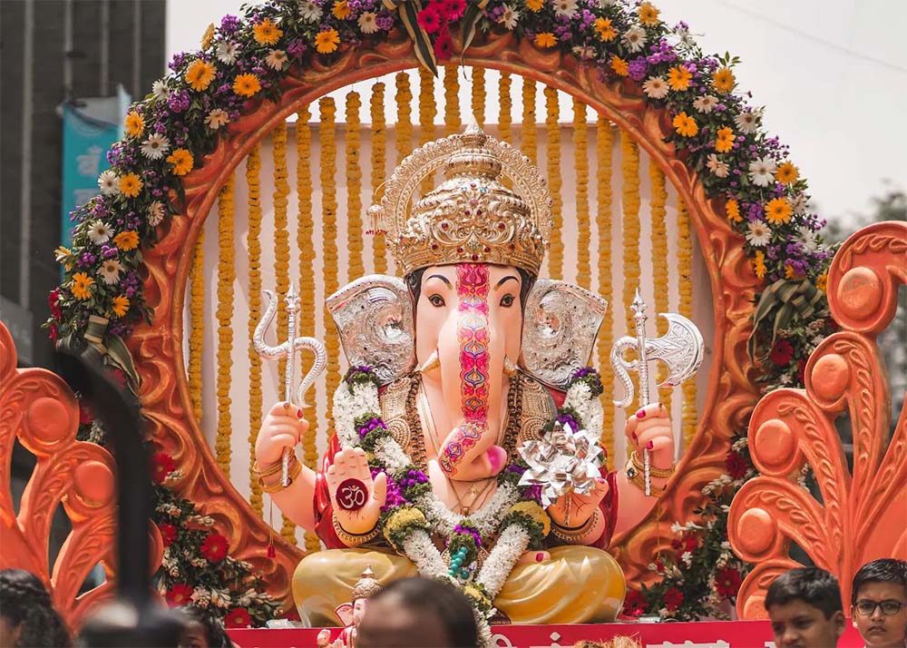 jilbya-maruti-Ganpati-Visarjan-Miravnuks-in-Pune